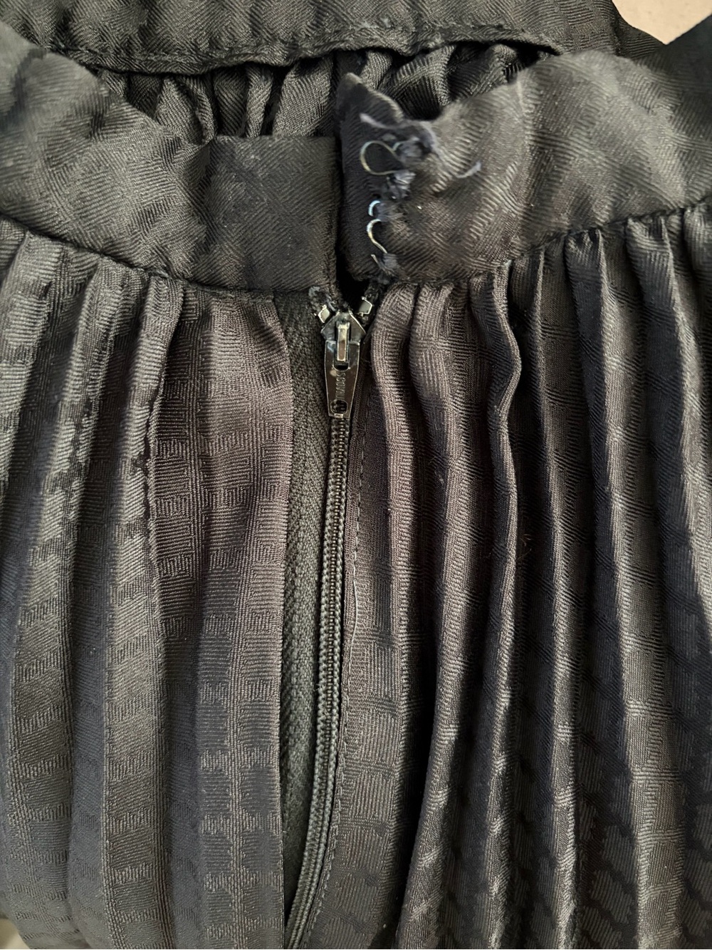 Vintage Bonwit Teller Contessa Monique Maxi Skirt - Black Pleated Silk Jacquard - Picture 4 of 5